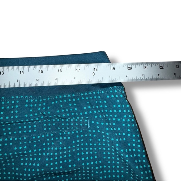 NIKE GOLF TOUR PERFORMANCE Dri-Fit Skort - XL Teal / Green Polka Dot - Picture 7 of 12